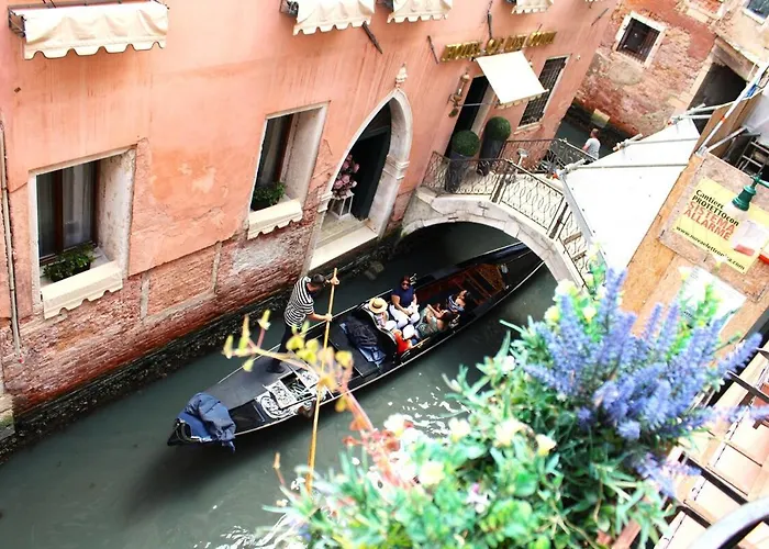 Charming Canal View San Marco Apartment